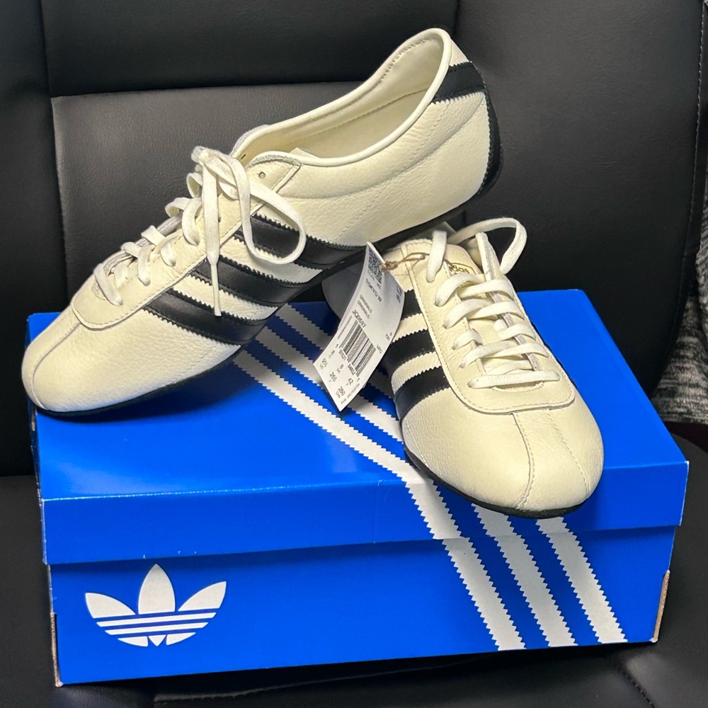 Adidas Women's Tokyo Cream & Black Sneakers size 9.5 NWT